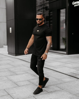 T- SHIRT GOLDEN CZARNY